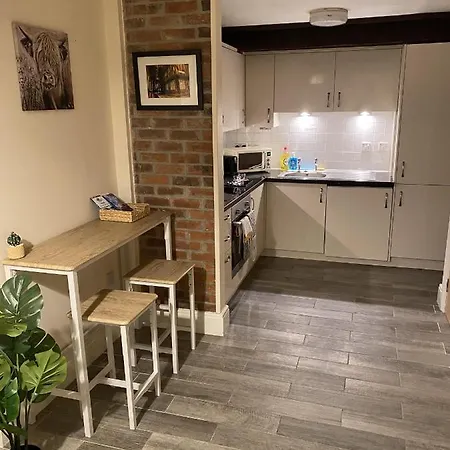 Cosy Riverside - Free Parking Apartmán *
