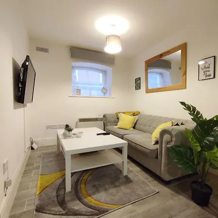 Cosy Riverside - Free Parking Apartmán