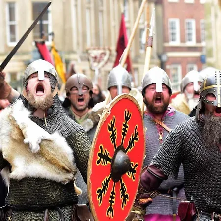 Cosy Riverside - Free Parking Apartmán