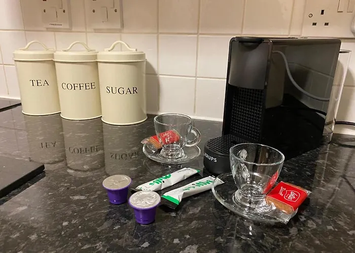 Cosy Riverside - Free Parking