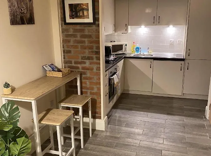 Cosy Riverside - Free Parking شقة *