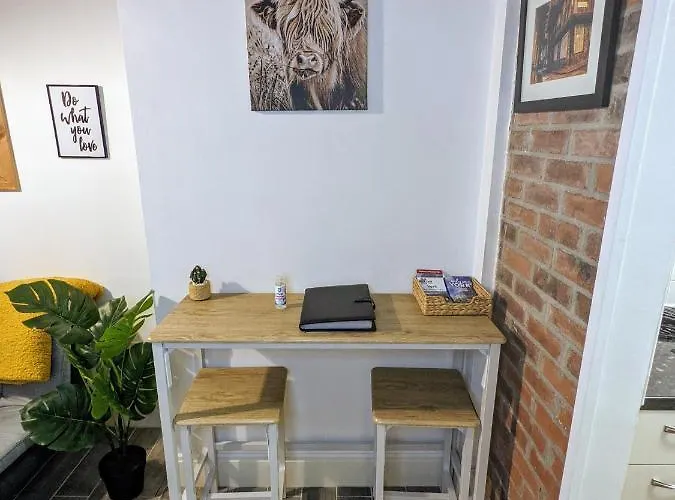 Cosy Riverside - Free Parking شقة