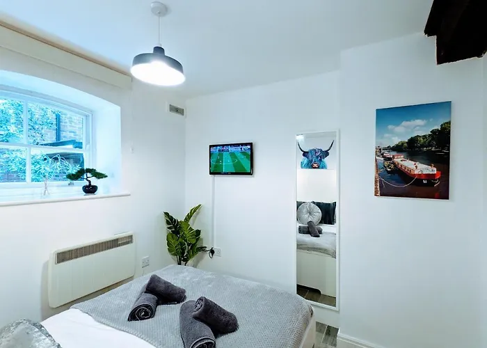 شقة Cosy Riverside - Free Parking