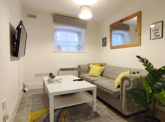 Cosy Riverside - Free Parking شقة