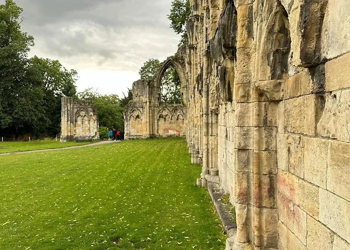 Cosy Riverside - Free Parking