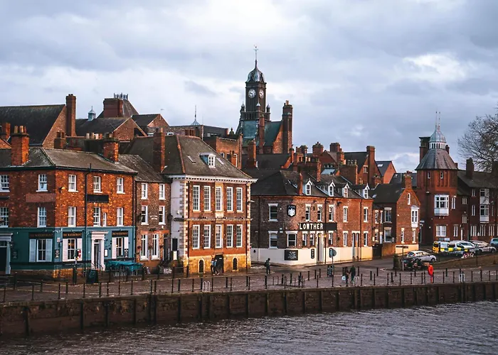 Cosy Riverside - Free Parking *