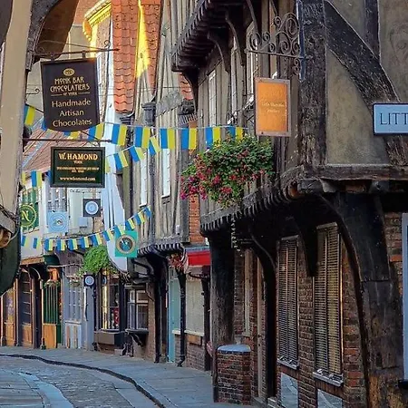 Cosy Riverside - Free Parking York