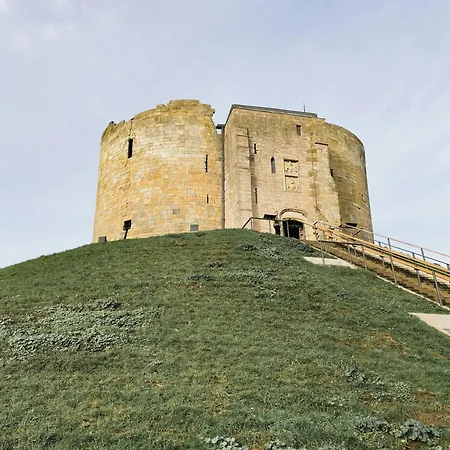Cosy Riverside - Free Parking * York